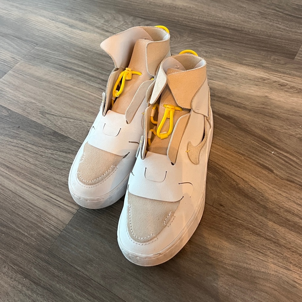 Nike Wmns Vandalised LX Chrome Yellow